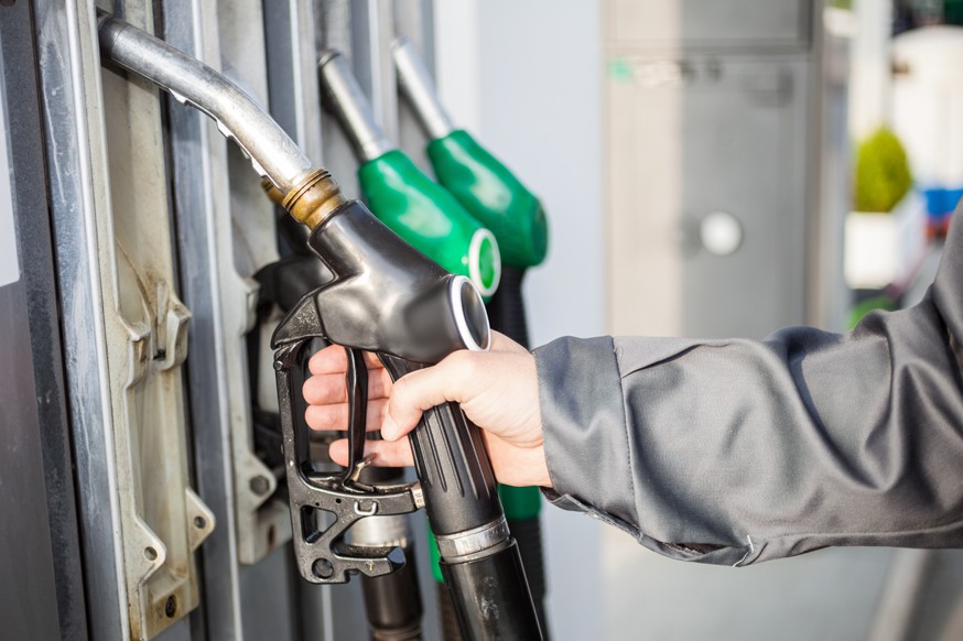 Остались дома: в России просел спрос на бензин и дизель. Цены на топливо грозятся вырасти